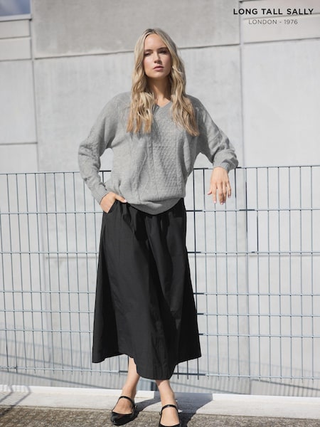 Long Tall Sally Grey Cable V-Front Jumper (AK3481) | €51