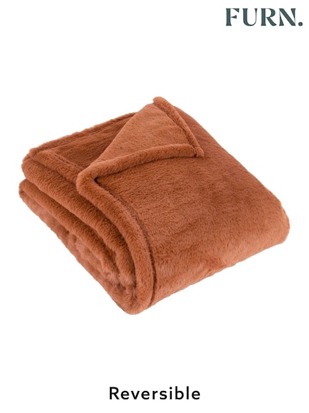 Furn Rust Large Kallu Reversible Faux Fur Throw (AK6700) | R$ 355