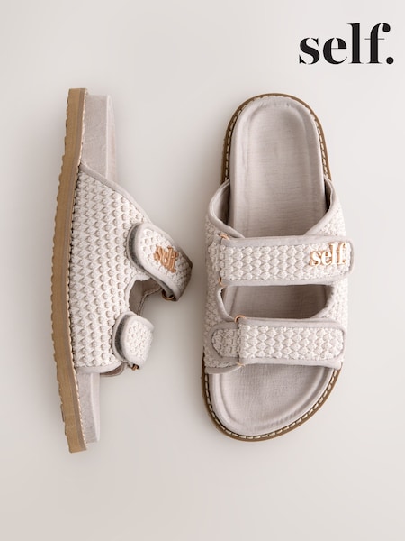 self. Grey Textured Double Band Slider Slippers (AK8424) | R$ 275