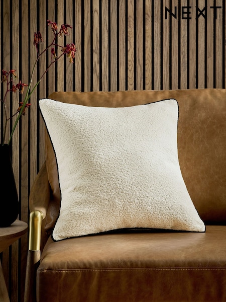 Ivory 50 x 50cm Boucle Chenille Cushion (AK9874) | € 30