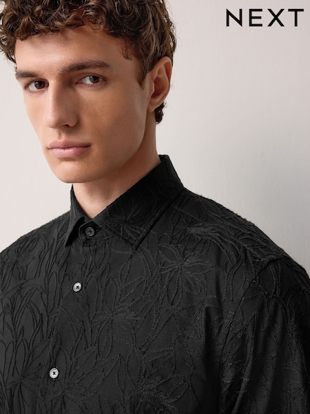 Black Regular Fit Long Sleeve 100% Cotton Floral Embroided Smart Shirt (AL0327) | R$ 460