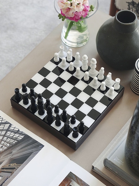 Printworks Classic Art Of Chess Board Game