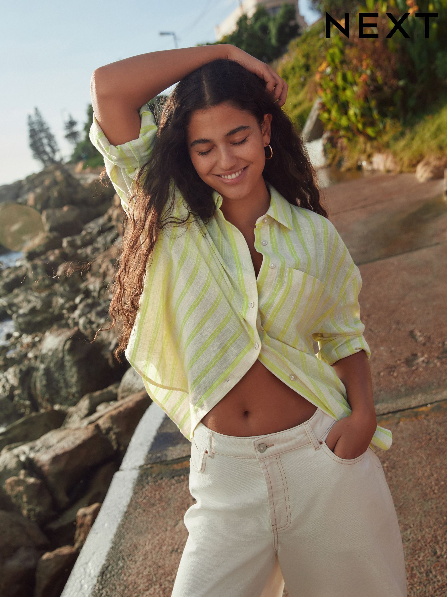 yellow sleeve white shirt