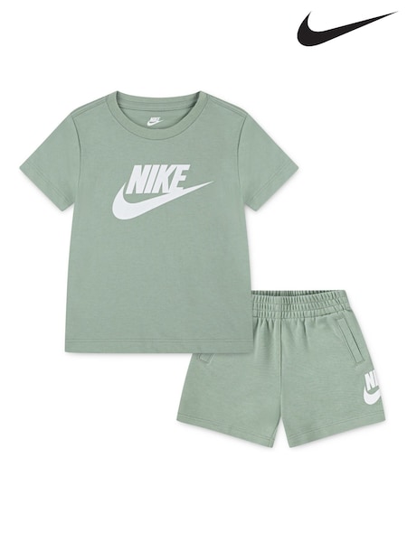 Nike Green Little Kids Club T-Shirt and Shorts Set (AL1698) | €50