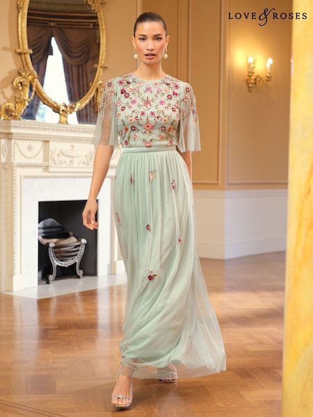 أخضر - Love & Roses Embroidered Angel Sleeve Maxi Dress (AL4539) | ‏81 ر.ع.‏