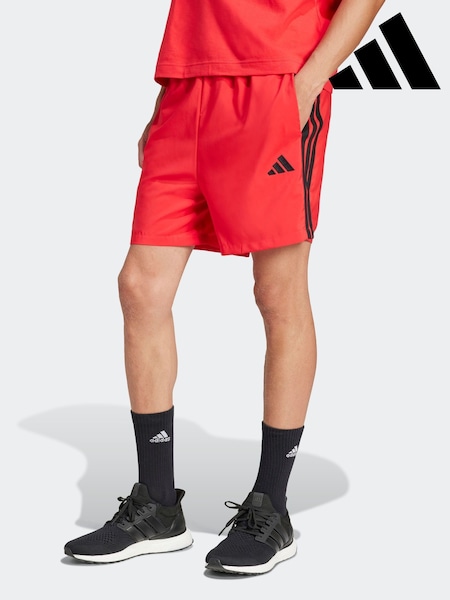 adidas Red/Black Essentials 3-Stripes Chelsea Shorts (AL4612) | R$ 225