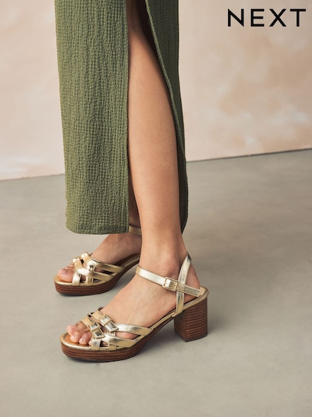 Gold Forever Comfort® Round Toe Low Strap Buckle Detail Platform Sandals (AL5348) | R$ 390