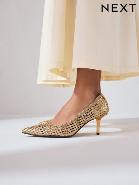 Gold Forever Comfort® Point Toe Weave Court Heel Shoes (AL5620) | R$ 420