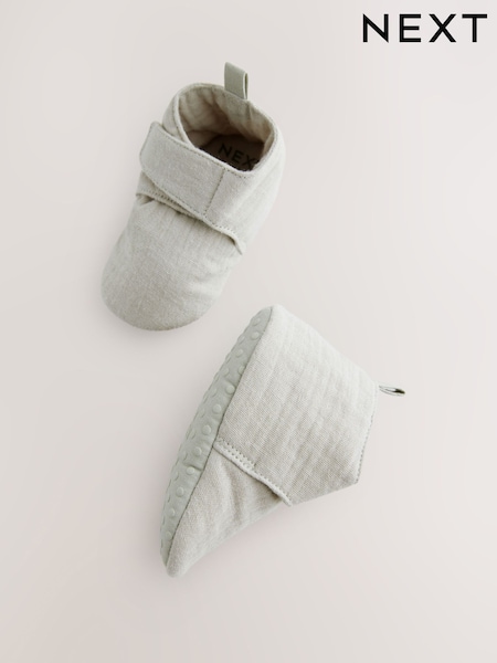 Neutral Muslin Muslin Touch Fastening Baby Bootie Shoes (0-2mths) (AL5795) | kr117