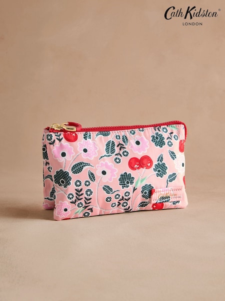 Cath Kidston Pink Cherry Travel Pouch (AL6702) | R$ 295