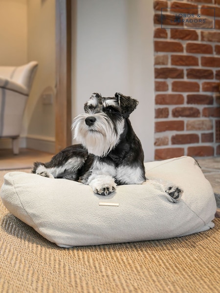 Lords and Labradors Alabaster Snooze Pouff Dog Bed (AL8542) | € 62