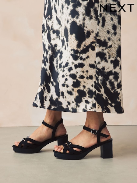 Black Forever Comfort® Round Toe Low Strap Buckle Detail Platform Sandals (AL9502) | €66