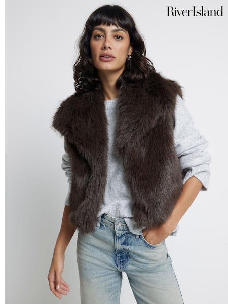 River Island Brown Dark Short Faux Fur Gilet (AM2999) | €26