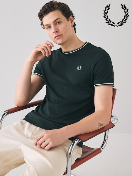 Fred Perry Twin Tipped Logo T-Shirt (AM5734) | €73