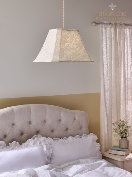 Shabby Chic by Rachel Ashwell® Cream Easy Fit Esme Lace Shade (AM8538) | €81