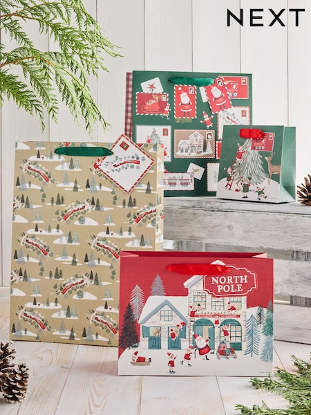 Santa Scene Christmas 4 Pack Gift Bags (AN4548) | €7