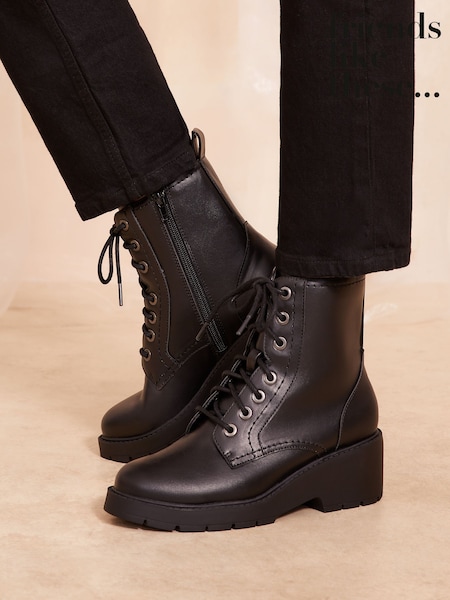 Friends Like These Low Wedge Lace Up Ankle Faux Leather Boots (AN8527) | €76