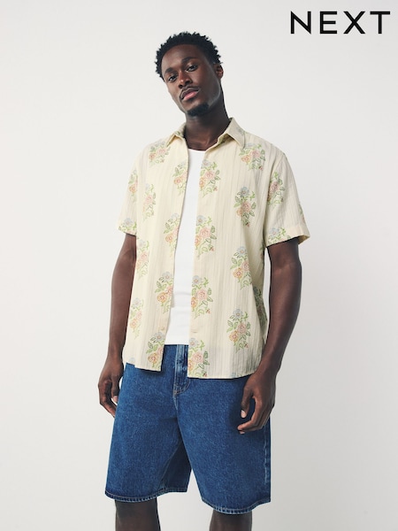Ecru White/Pink Floral Regular Fit Print Short Sleeve Shirt (AN8938) | €44
