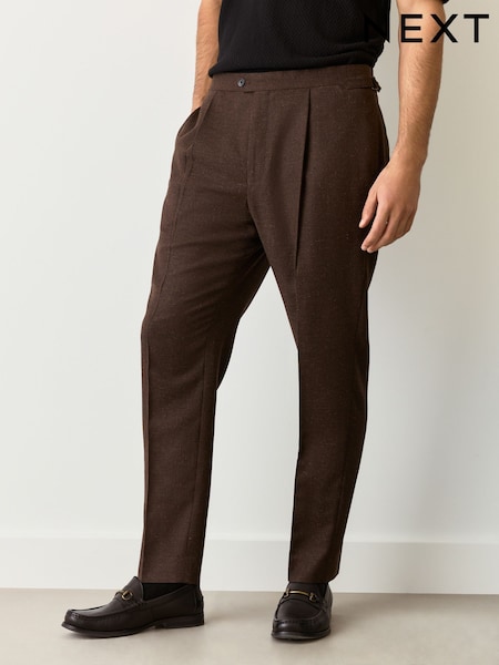 Castanho - Regular Fit Smart Wool Blend Trousers With Linen and Functional Side Adjusters (AP0101) | R$ 660