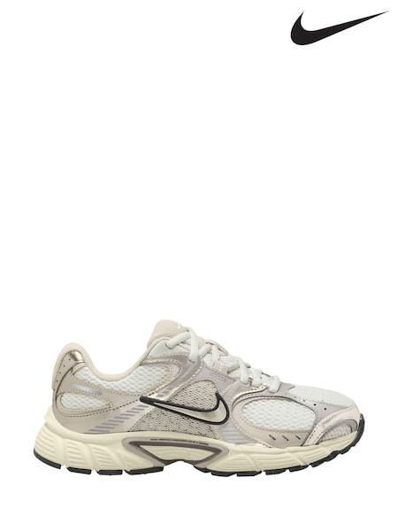 Nike Metallic Vomero V5 Runner Trainers (AP1649) | €106