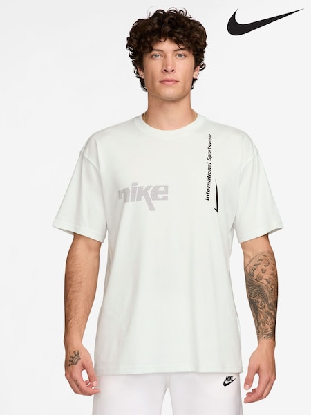 Nike Swoosh Sport T-Shirt (AP2150) | 47 €
