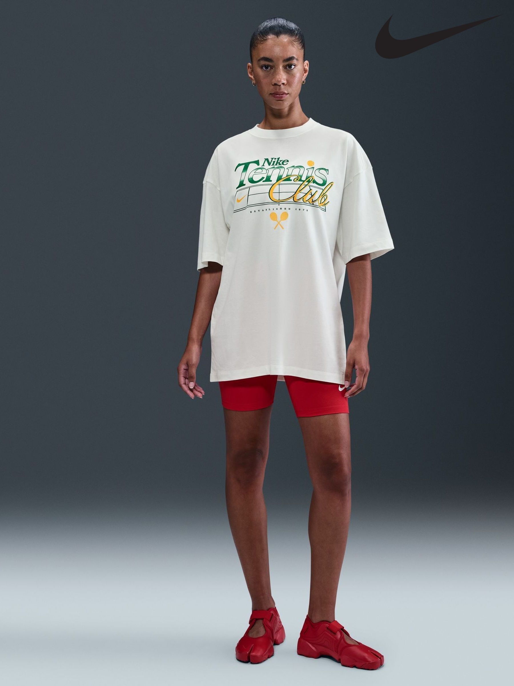 nike graphic tees clearance