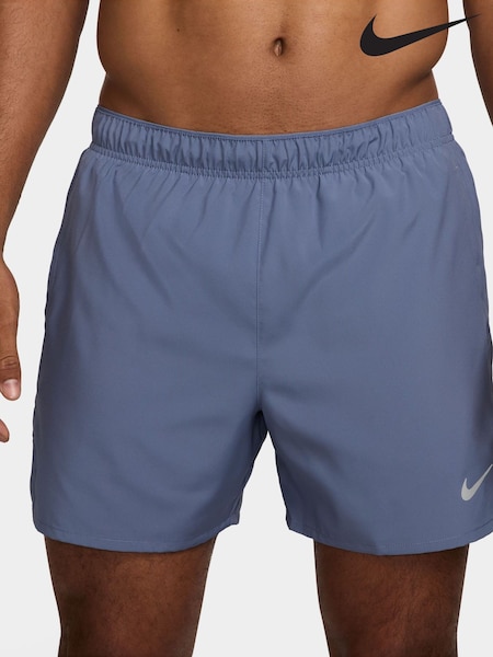 Albastru indigo mondial - Nike Challenger Dri-FIT 5 Inch 2-In-1 Training Shorts (AP3019) | 298 LEI