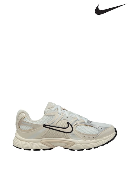 Nike Natural Youth V5 Runner Trainers (AP3763) | €72