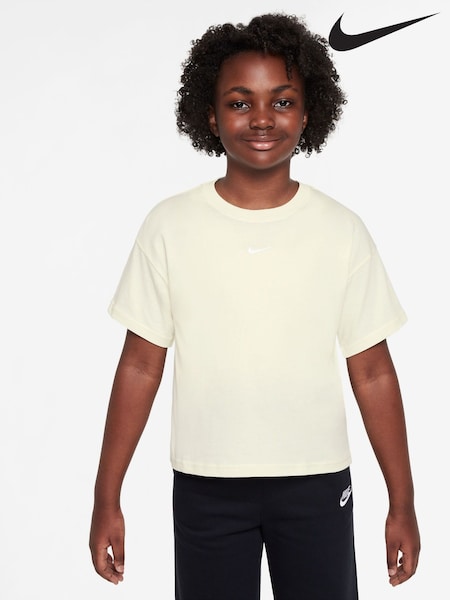 zartes Perlendesign - Nike Sportswear Boxy T-Shirt (AP3950) | 31 €