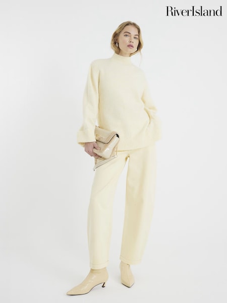 River Island Buttermilk Yellow Seamed Barrel Jeans (AP4559) | €60