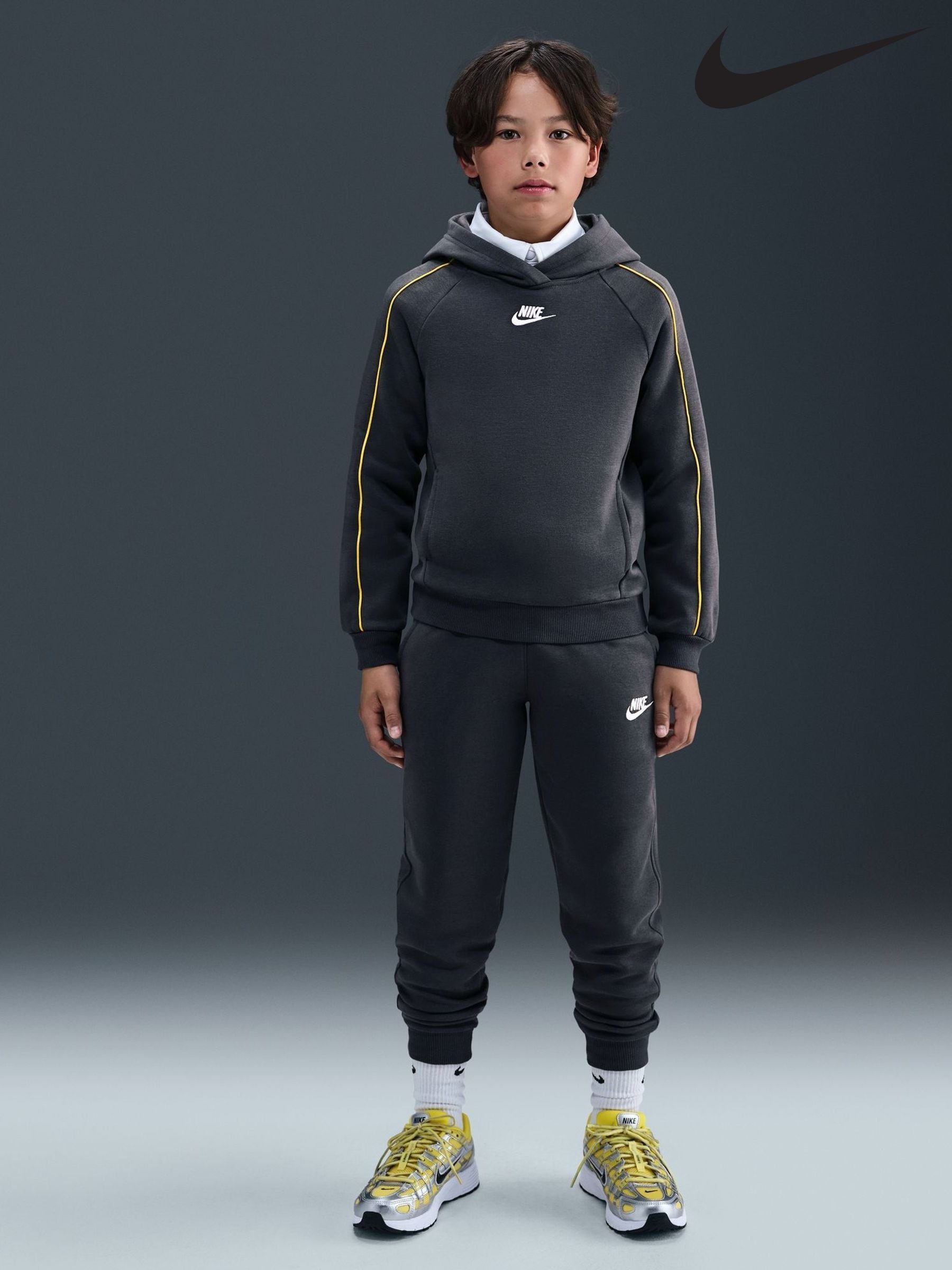 nike sweater clearance