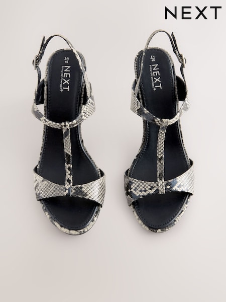 Käärme - Forever Comfort® T Bar Heeled Sandals (AP7321) | €50
