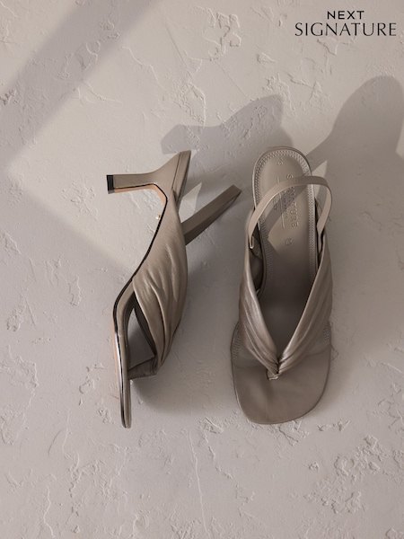 pardo - Signature Premium Leather Toe Thong Slingback Heels (AP7465) | R$ 600