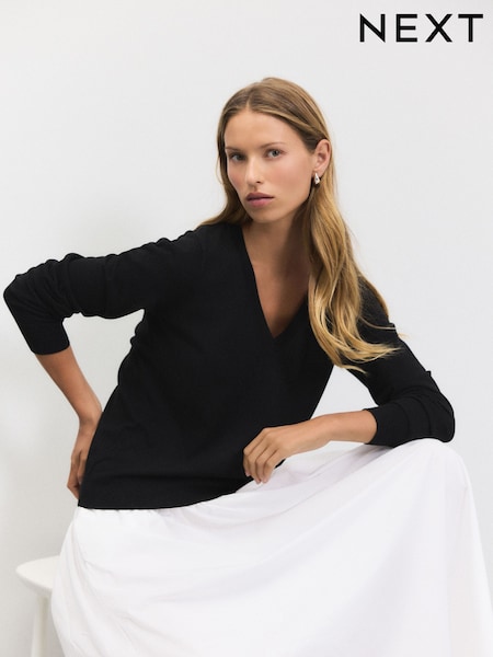 Black Soft Touch V-Neck Jumper with Cotton (AP8774) | R$ 155
