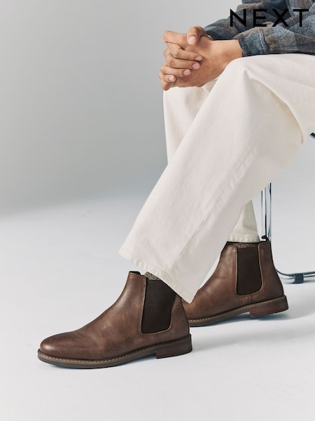 بني - Waxy Leather Chelsea Boots (AR3977) | ‏254 د.إ.‏