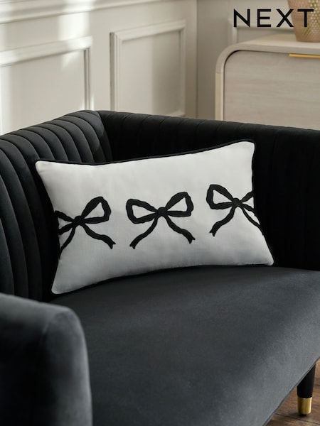 Embroidered Bow Cushion (AR4817) | ‏93 د.إ.‏