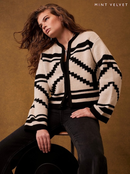 Mint Velvet Graphic Print Knit Jacket (AR9655) | €121