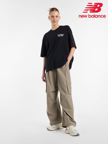 Negru - Tricou New Balance pentru femei, model oversized, Linear Heritage, din bumbac 100% (AT0478) | 261 LEI