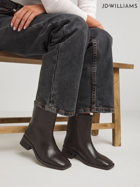 JD Williams Brown Low Block Heel Square Toe Leather Boots In Wide Fit (AT3809) | €56