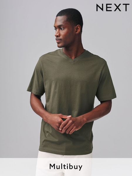Green Khaki Regular Fit Essential V-Neck T-Shirt (AT4030) | R$ 75