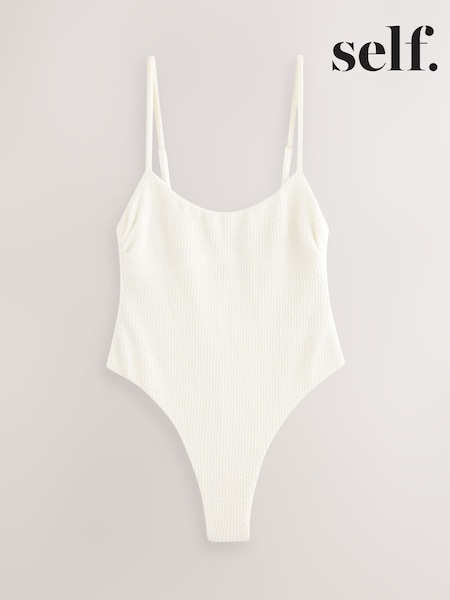 Ecru Crinkle - self. Bauchformender Badeanzug mit hohem Beinausschnitt und tiefem Ausschnitt (AT5071) | 38 €