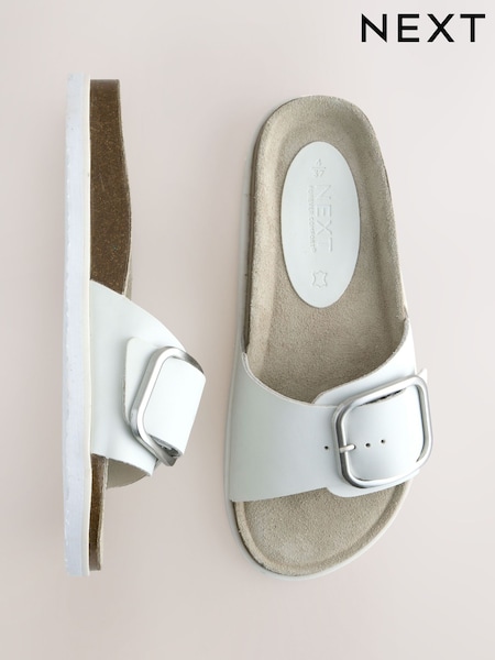 Valkoinen nahka - Forever Comfort ® -sandaalit, joissa on yhden hihnan pohjallinen (AT5842) | €42