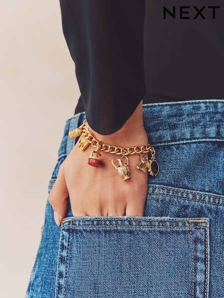 Gold Tone Vintage Charm Bracelet (AT6256) | €15