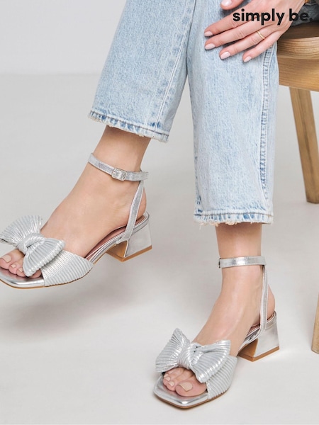 Simply Be Silver Low Heel Occasion Bow Sandals In Wide Fit (AT9341) | AED110