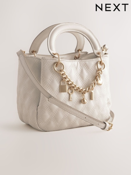 White Quilted Charm Hand Held Bag (AT9514) | kr485