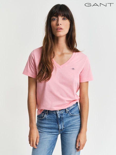 Vaaleanpunainen - Gant Regular-fit Shield V-neck 100% Cotton T-shirt (AU1792) | €63