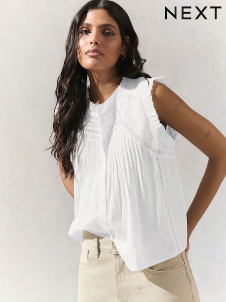 Weiß - Embroidered Pintuck Sleeveless Top (AU3773) | 48 €