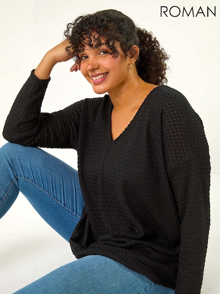 Roman Curve V-Neck Crotchet Knit Top (AU7346) | 50 €
