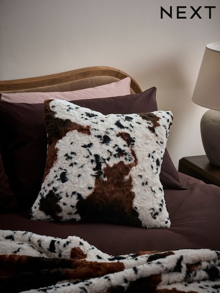 Faux Fur Cow Print Cushion (AU8250) | R$ 175