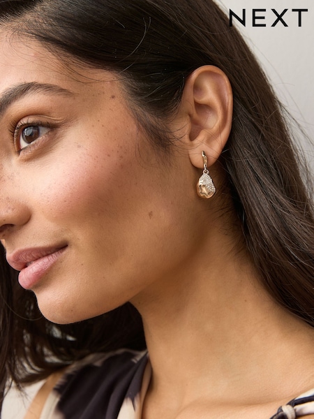 Gold Tone Molten Drop Stud Earrings (AV1857) | €13